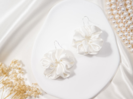 Cercei Mătase White Elegance